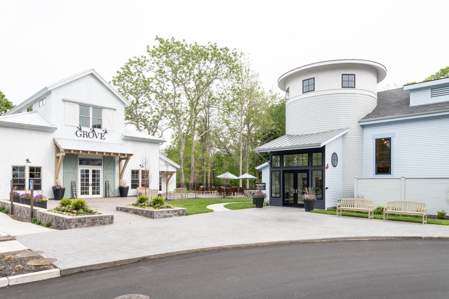 Briar Barn Inn and Grove Entrances