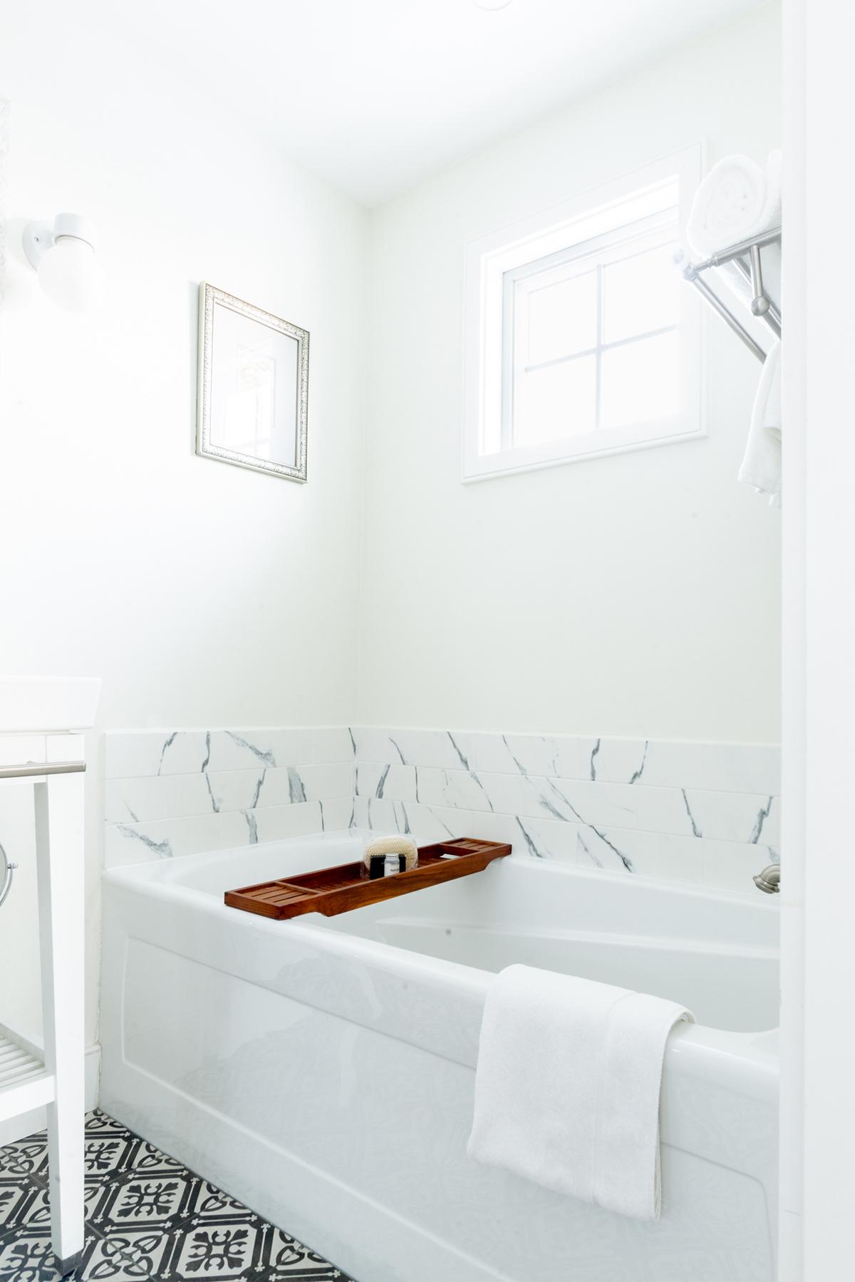 bathroom tub
